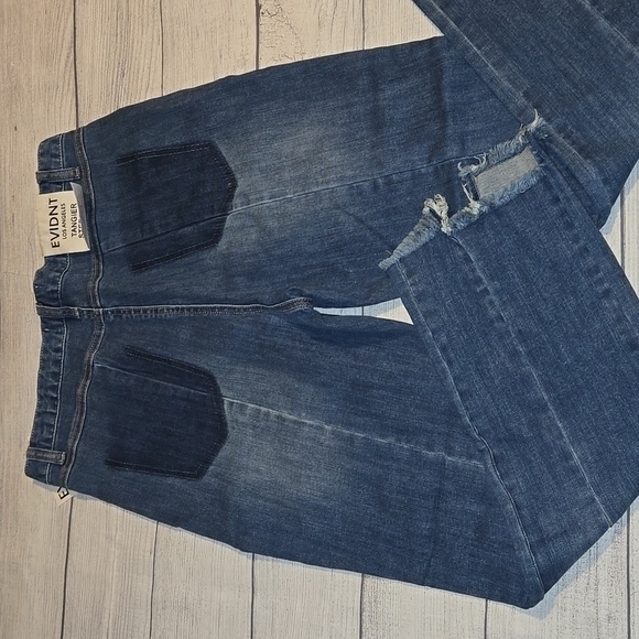 EVIDNT Tangier Step Hem Straight Cropped Jeans Medium Wash Size 30 NWT - Picture 2 of 16